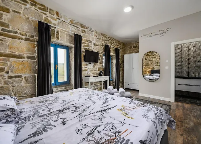 Ponte Porton Dining & Lodging