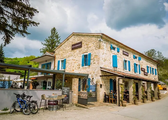 Ponte Porton Dining & Lodging